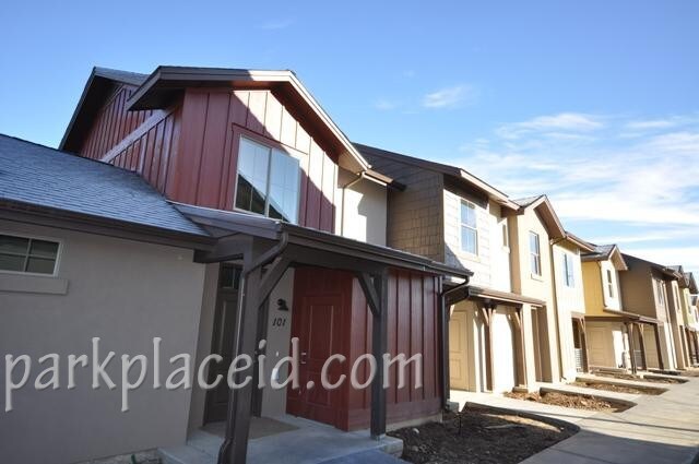 Building Photo - 1576 W Deer Crest St