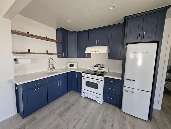 Building Photo - Chandler Properties