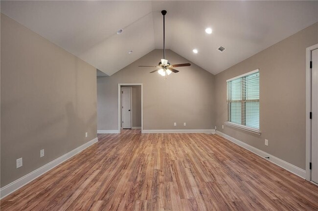 Building Photo - 211 Gilmore Cir SW
