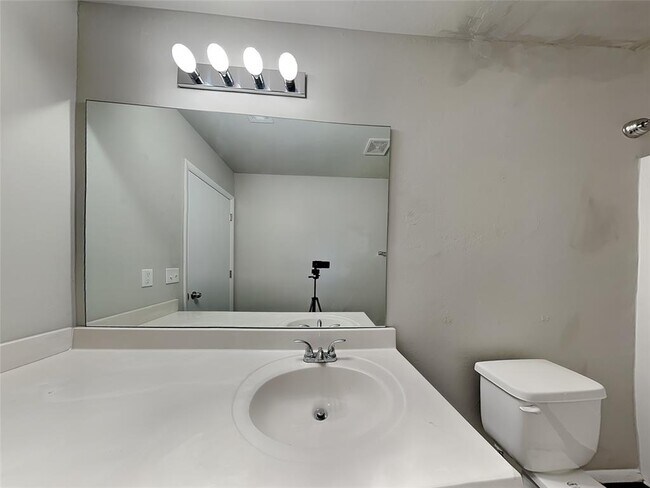 Building Photo - 9121 SW 56th St