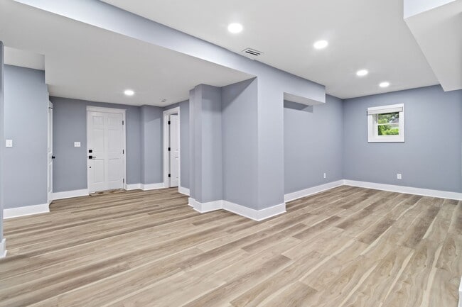 Building Photo - Stunning Fully Renovated Home in the Heart of Historic Oakland City