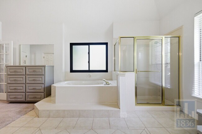 Building Photo - 41 Stillmeadow