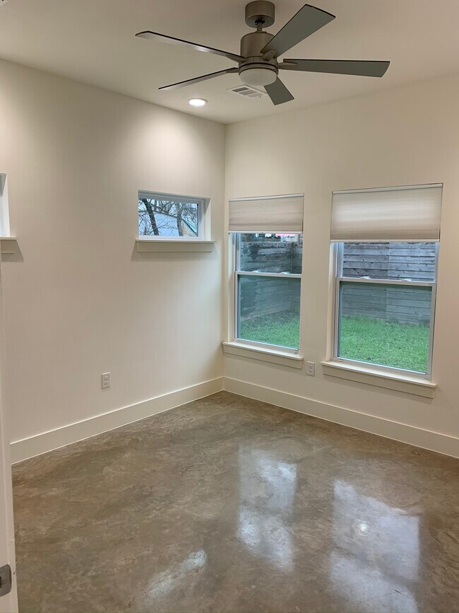 Primary bedroom - 1003 Linden St