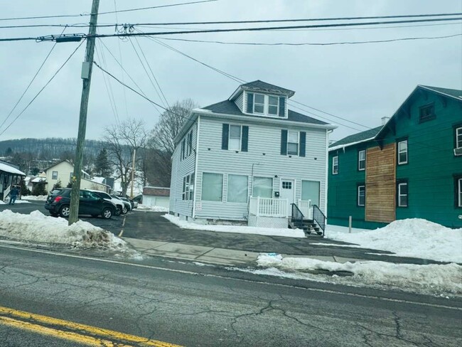 Building Photo - 157 Harry L Dr