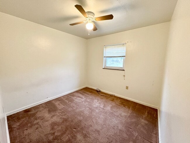 Building Photo - Beautiful Three Bedroom with Basement and Garage