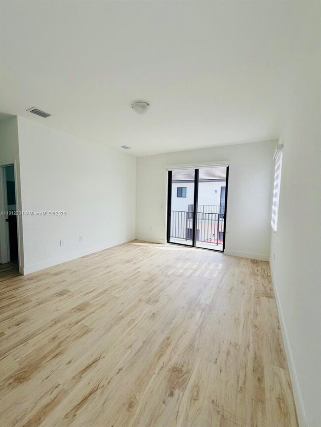 Building Photo - 13663 SW 158th Ave