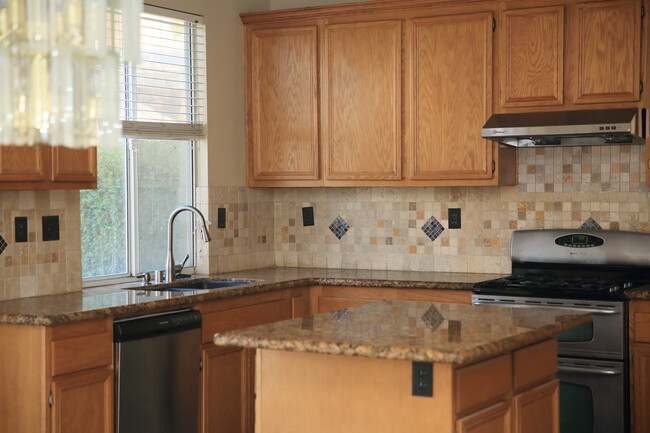 Building Photo - 42084 Orange Blossom Dr