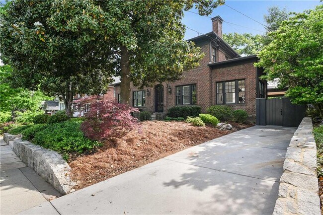 Building Photo - 635 Bonaventure Ave NE