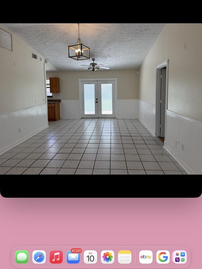 Building Photo - 726 NE Lanfair St