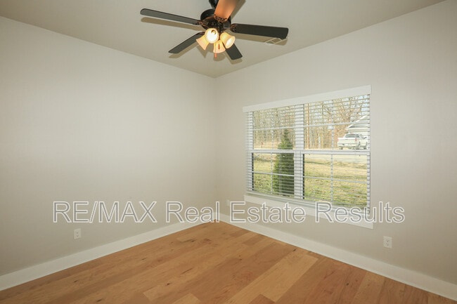 Building Photo - 10 Latheron Pl