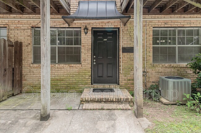 Building Photo - 3312 Warringwood Dr