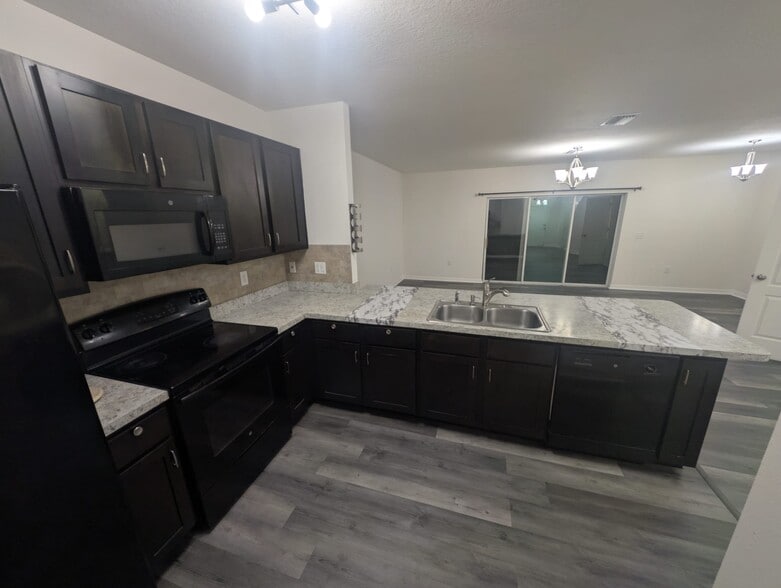 Building Photo - 9710 Hound Chase Dr