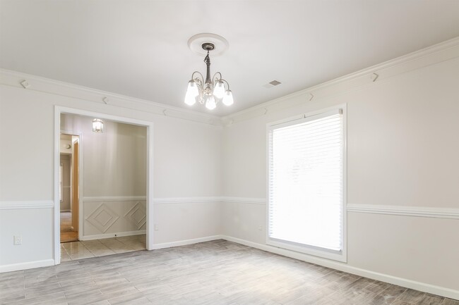 Building Photo - 8859 Raspberry Ln