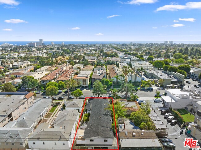 Building Photo - 825 16th St