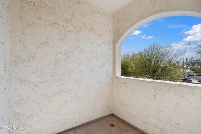 Building Photo - 10757 N 74th St