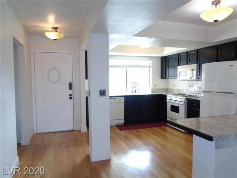 Primary Photo - 2807 Tulip Ct