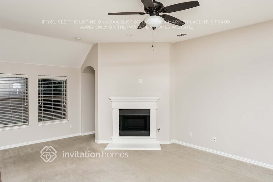 Building Photo - 2512 Flowing Springs Dr