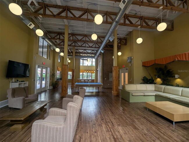 Building Photo - 911 N Orange Ave