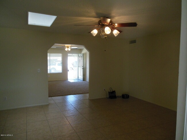 Building Photo - 7203 W Hatcher Rd