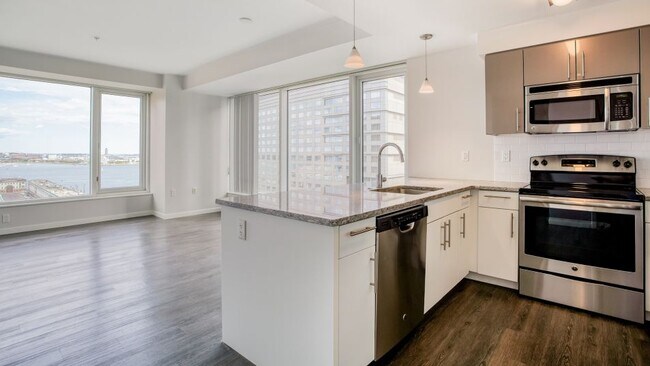 Building Photo - 505 Congress St