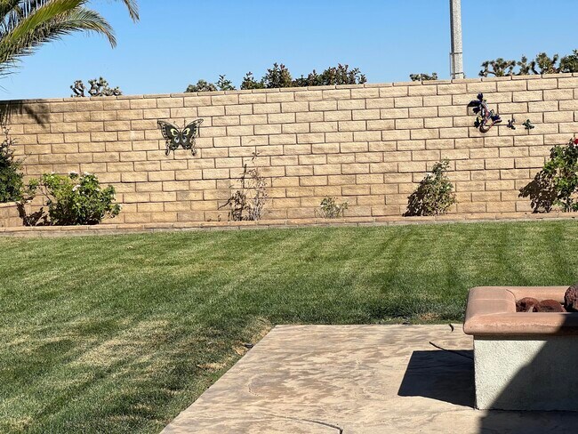 Building Photo - 41530 Yew St