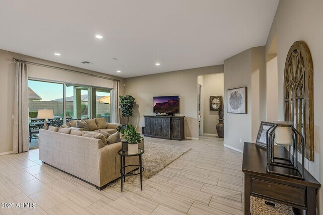 Building Photo - 18626 W Elm St