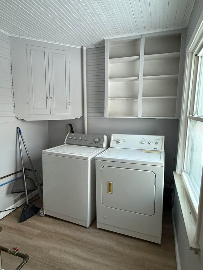 Building Photo - All Appliances Included