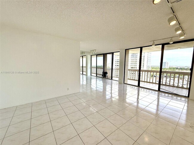 Building Photo - 19355 Turnberry Way