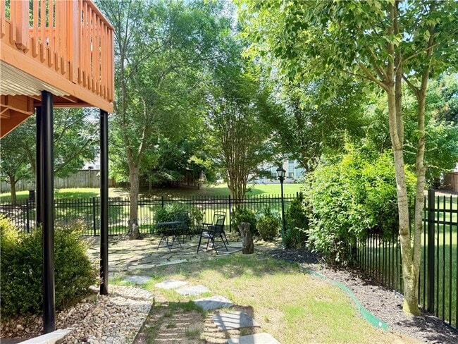 Building Photo - 585 Marylebone Dr