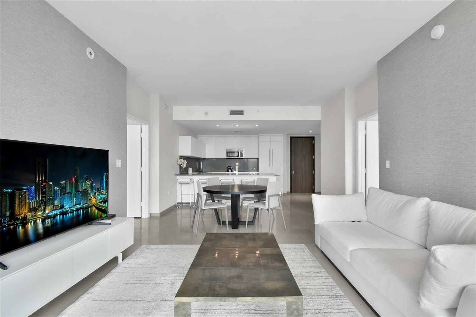 Building Photo - 88 SW 7th St