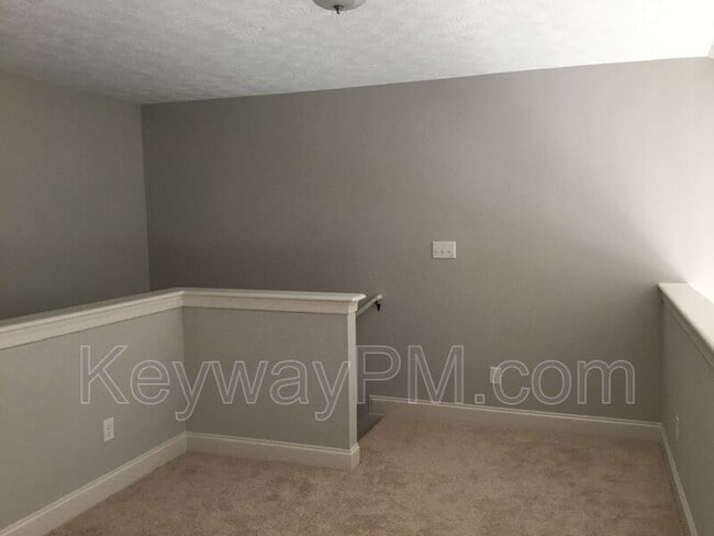 Building Photo - 626 Vista Dr