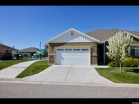 Building Photo - 129 E 745 S