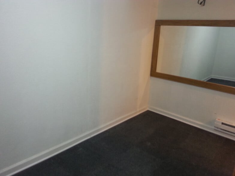 Building Photo - 810 West Washington Street