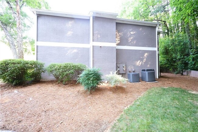 Building Photo - 19 Brittany Way NE