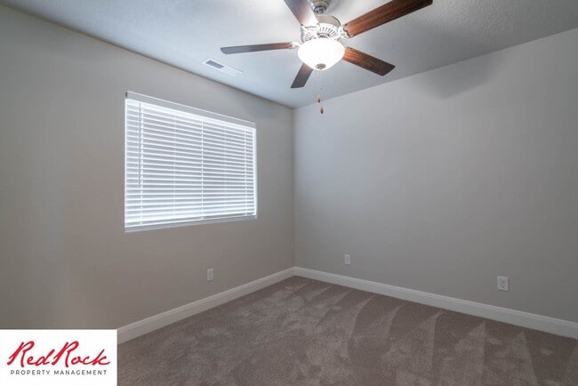 Building Photo - Newer Townhome in Hurricane Heights