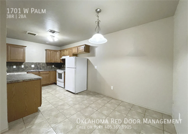 Building Photo - 1701 W Palm Pl