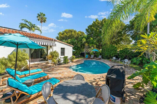 Building Photo - 400 33rd St