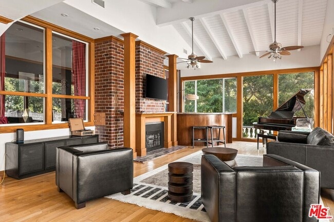 Building Photo - 3200 Oakley Dr