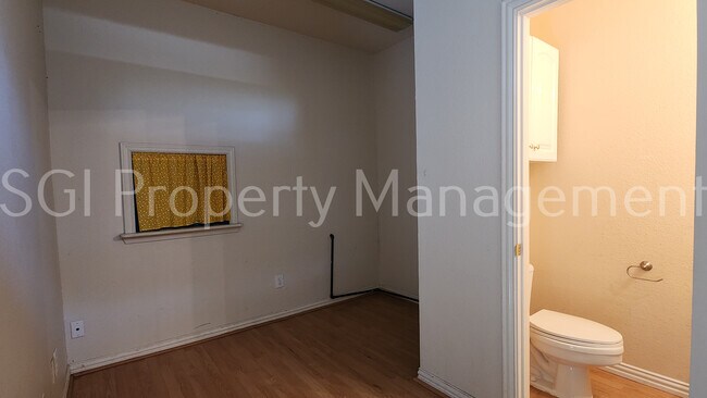 Building Photo - 329 Parkhurst Ln