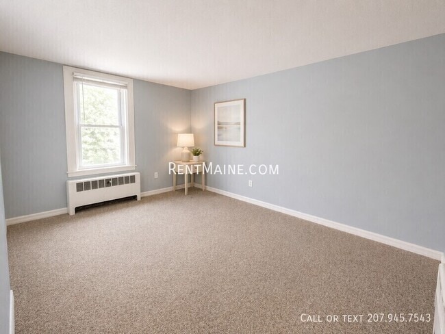 Building Photo - 15 Elm St