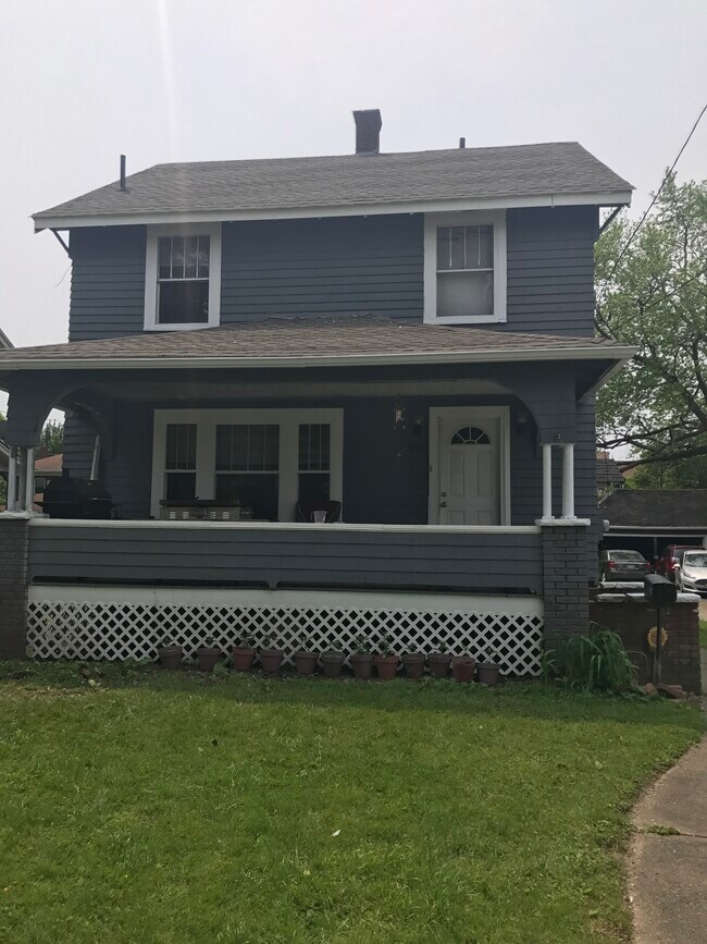 Primary Photo - 1687 Wilson Ave NW