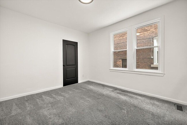 Building Photo - 2477 Hazelwood St
