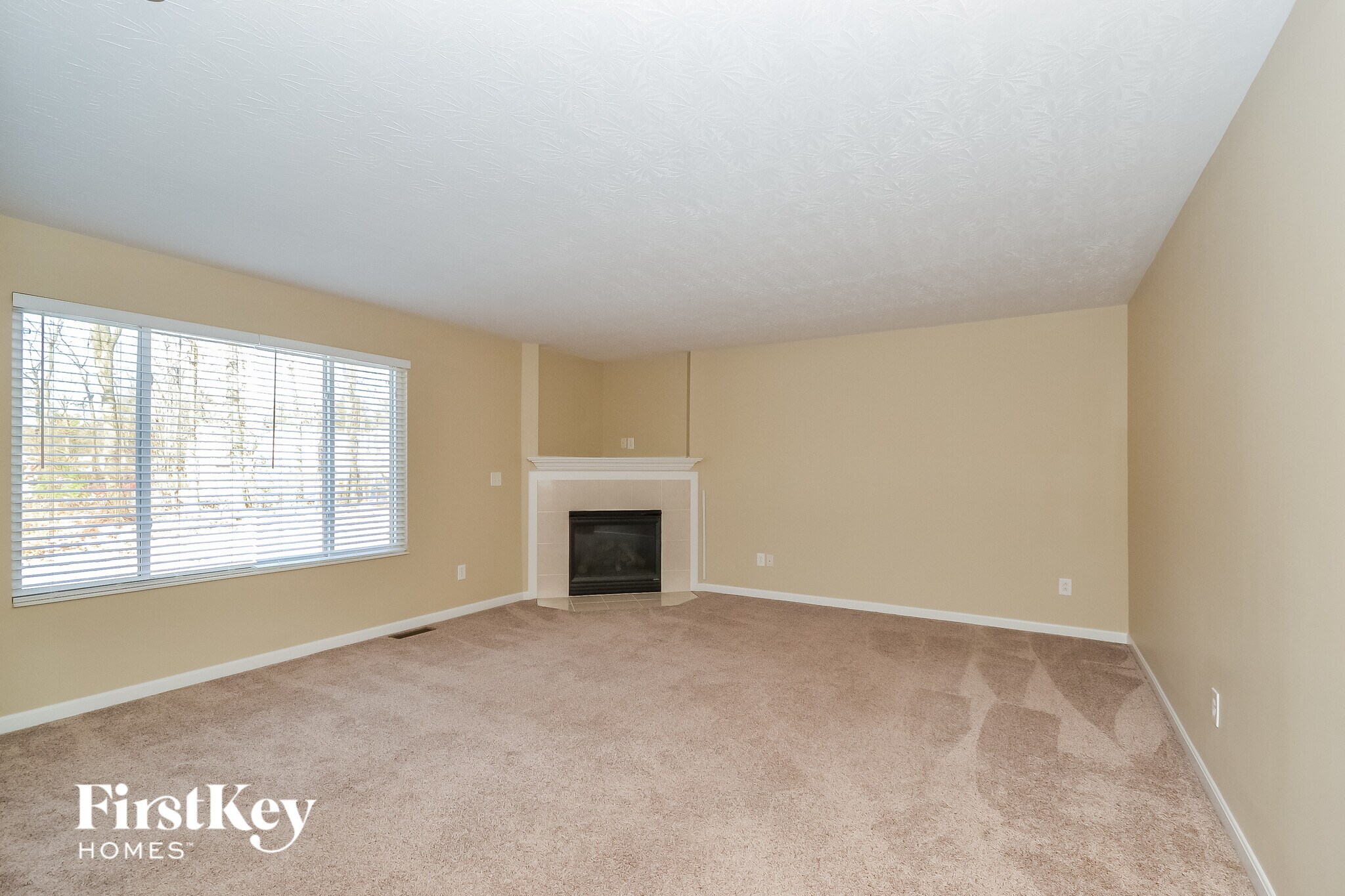 Building Photo - 17 Woodside Park Dr