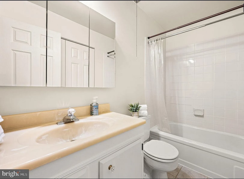 Building Photo - 31 Old Forge Xing