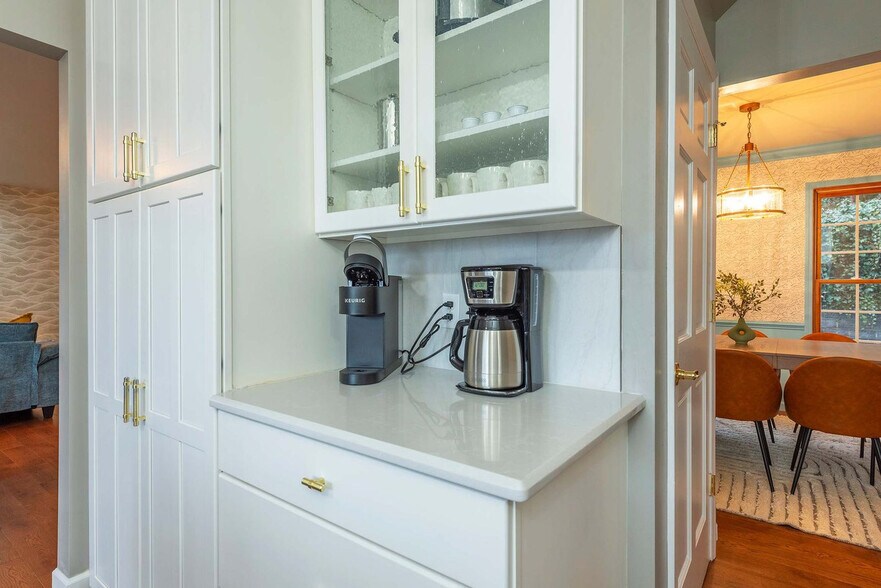 Building Photo - 16 Skyview Ct