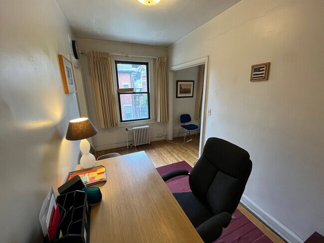 Building Photo - Fully Furnished 1 Bedroom, 1 Bathroom Cond...