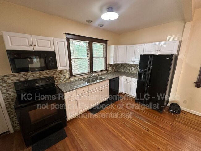 Building Photo - 2826 Harrison St