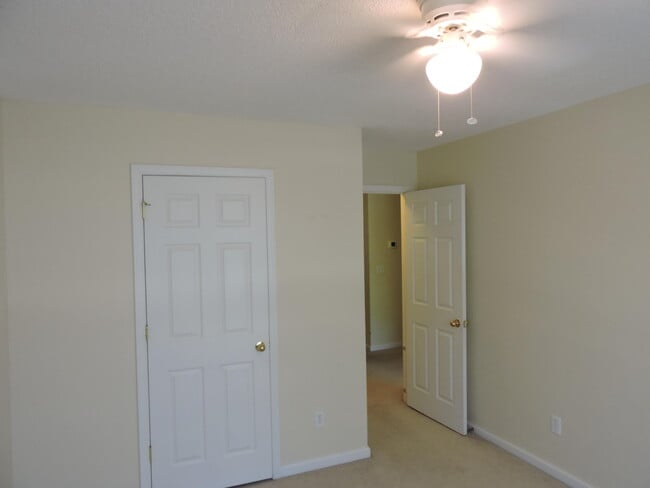 Building Photo - 149 Swaying Pine Ct