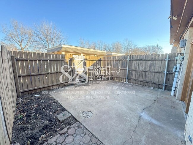 Building Photo - 2 Bed/1.5 Bath Townhome Located in East Norman *AVAILABLE NOW!*
