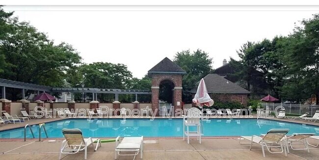 Building Photo - 117 Rainier Ct